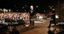 Foto concerto live TRE ALLEGRI RAGAZZI MORTI 
Roma Incontra Il Mondo 
Laghetto di Villa Ada 
Roma 27 Luglio 2014