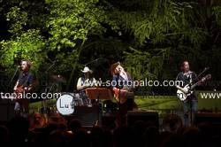 Foto concerto live LUCINDA WILLIAMS 
Roma Incontra Il Mondo 
Laghetto di Villa Ada 
Roma 18 luglio 2016 
 
Â© Andrea Veroni