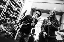 Foto concerto live Francesco di Bella and Ballads CafÃ¨ 
 
Rocksteria 
Enoteca Ferrazza, via dei Volsci 56 Roma 
19 gennaio 2014