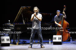 Foto concerto live Stefano Bollani 
 
Luglio Suona Bene 2015 
Auditorium Parco della Musica 
Roma 19 luglio 2015