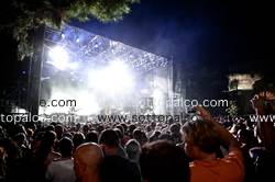 Foto concerto live THE NATIONAL 
Vasto Siren Festival 
Piazza del Popolo 
Vasto 25 luglio 2014 
 
#SirenFestivalVasto