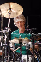 Foto concerto live Roma, 30 giugno 2009 
Roma Incontra il Mondo 2009 -  
Laghetto di Villa Ada 
STEWART COPELAND con NOTTE DELLA TARANTA