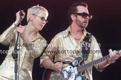 Foto concerto live IMOLA  17-06-2000 
HEINEKEN JAMMIN  FESTIVAL 
 
DAVE STEWART E ANNIE LENNOX  
EURYTHMICS 
IN CONCERTO