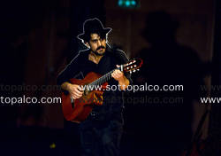 Foto concerto live ALESSANDRO MANNARINO 
Tour Teatrale 