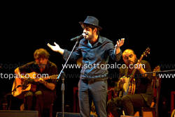 Foto concerto live ALESSANDRO MANNARINO 
Tour Teatrale 